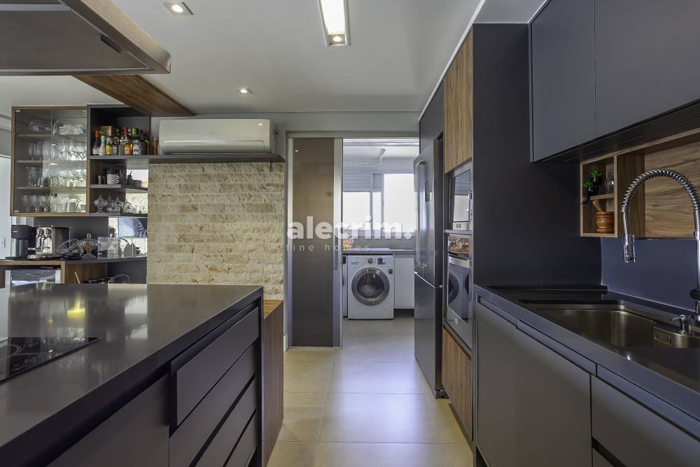 Apartamento à venda na Rua José Ramon UrtizaPanamby - 999-apartamento-panamby-saopaulo-172912-3.jpg