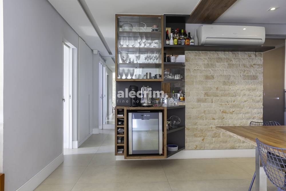 Apartamento à venda na Rua José Ramon UrtizaPanamby - 999-apartamento-panamby-saopaulo-172913-5.jpg