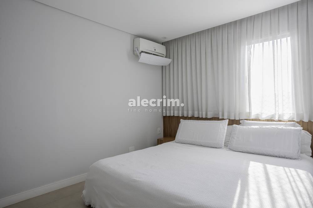 Apartamento à venda na Rua José Ramon UrtizaPanamby - 999-apartamento-panamby-saopaulo-172937-2.jpg