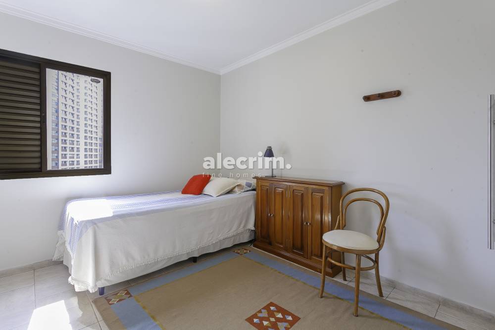Apartamento à venda na Rua AraguariMoema - 999-apartamento-moema-saopaulo-121708-1.jpg